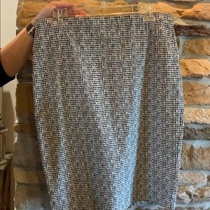 Black and white pencil skirt